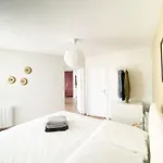 Le Grand 117 - Climatisation - Wifi - Parking Proche * Périgueux